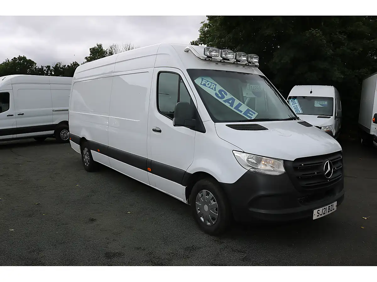 Used 2021 Mercedes-Benz Sprinter Progressive White - Front View