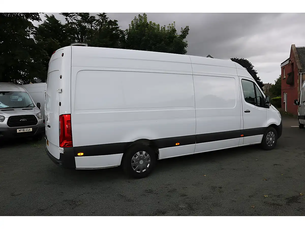 Used 2021 Mercedes-Benz Sprinter Progressive White - Interior and Exterior details 10