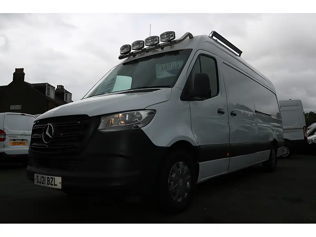 Used 2021 Mercedes-Benz Sprinter Progressive White - Interior and Exterior details 12