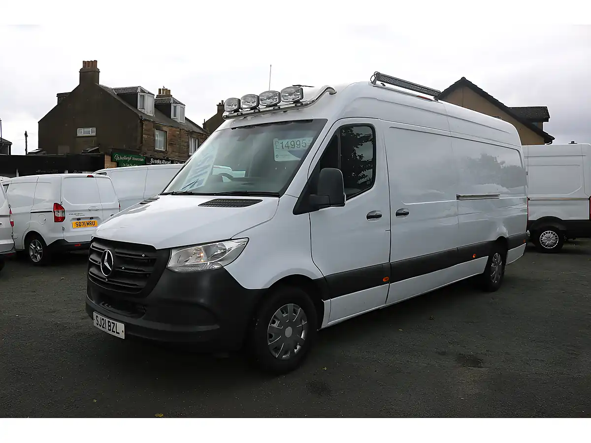 Used 2021 Mercedes-Benz Sprinter Progressive White - Interior and Exterior details 3