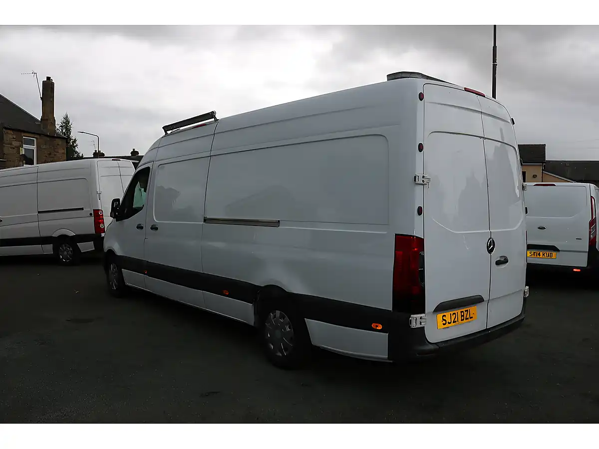 Used 2021 Mercedes-Benz Sprinter Progressive White - Interior and Exterior details 5