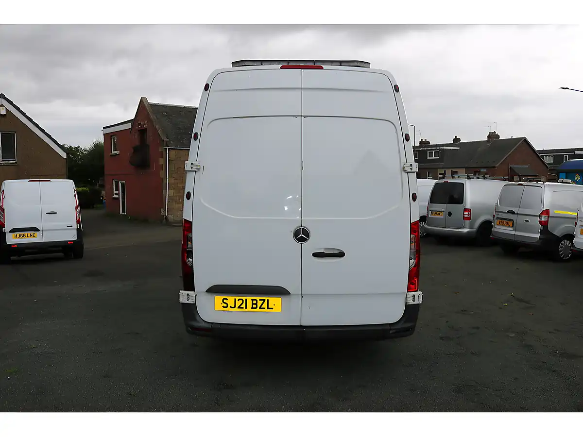 Used 2021 Mercedes-Benz Sprinter Progressive White - Interior and Exterior details 7
