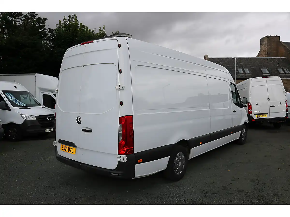 Used 2021 Mercedes-Benz Sprinter Progressive White - Interior and Exterior details 8