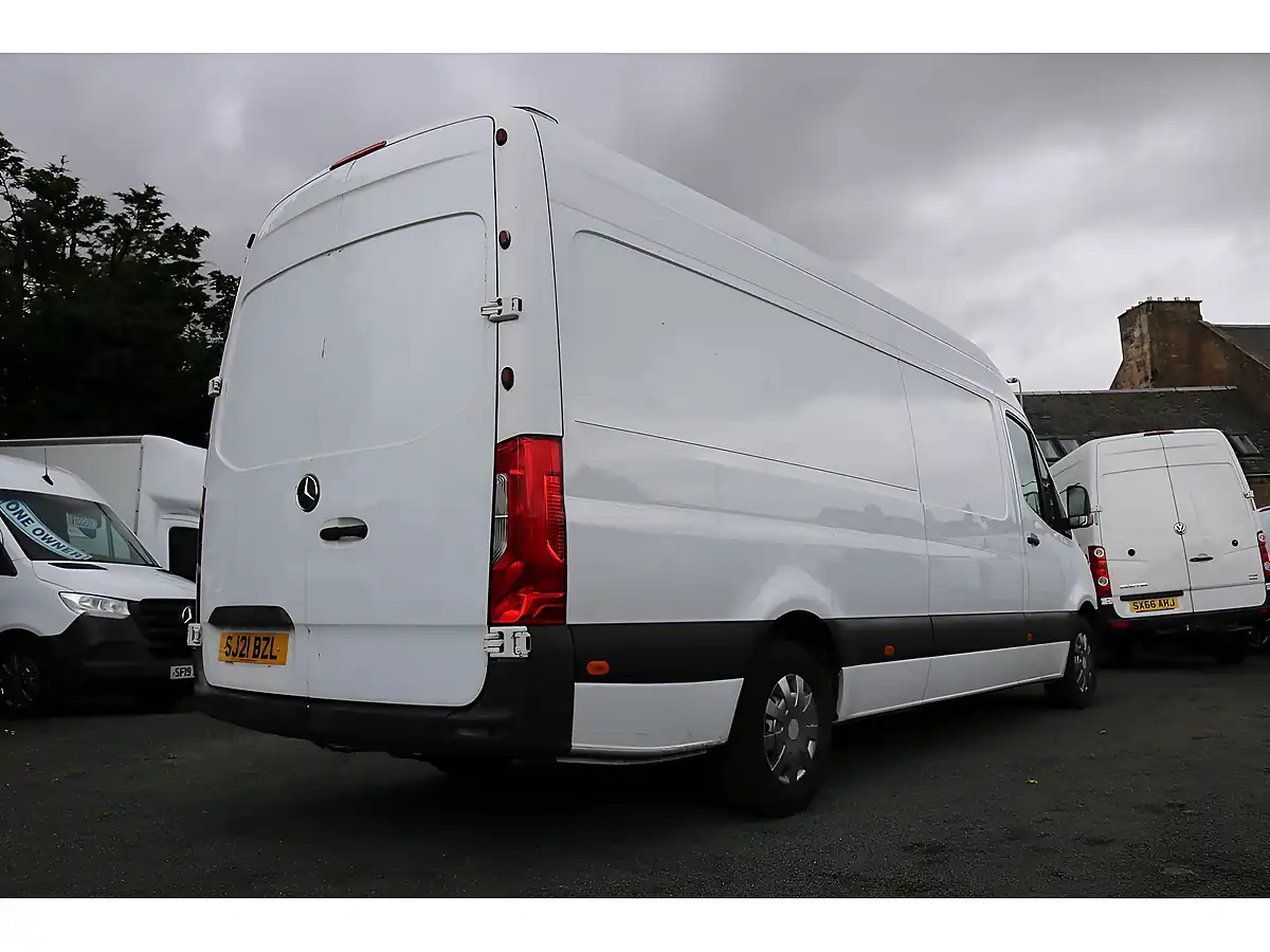 Used 2021 Mercedes-Benz Sprinter Progressive White - Interior and Exterior details 9