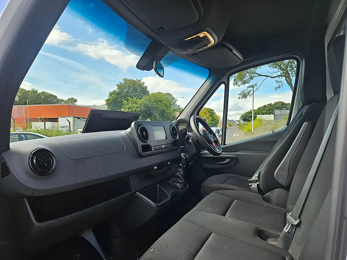 Used 2021 Mercedes-Benz Sprinter Progressive White - Interior and Exterior details 9