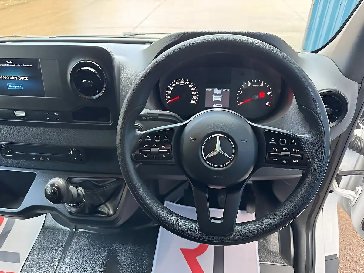 Used 2021 Mercedes-Benz Sprinter Progressive White - Interior and Exterior details 10