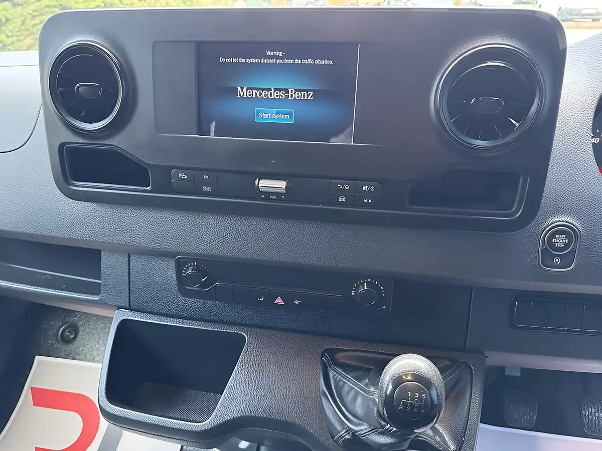 Used 2021 Mercedes-Benz Sprinter Progressive White - Interior and Exterior details 12