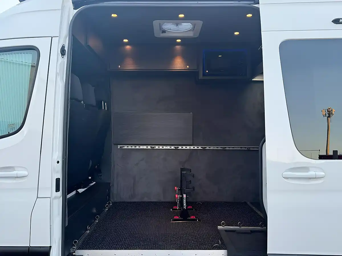 Used 2021 Mercedes-Benz Sprinter Progressive White - Interior and Exterior details 6