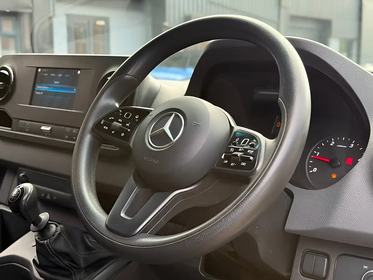 Used 2021 Mercedes-Benz Sprinter Progressive White - Interior and Exterior details 14