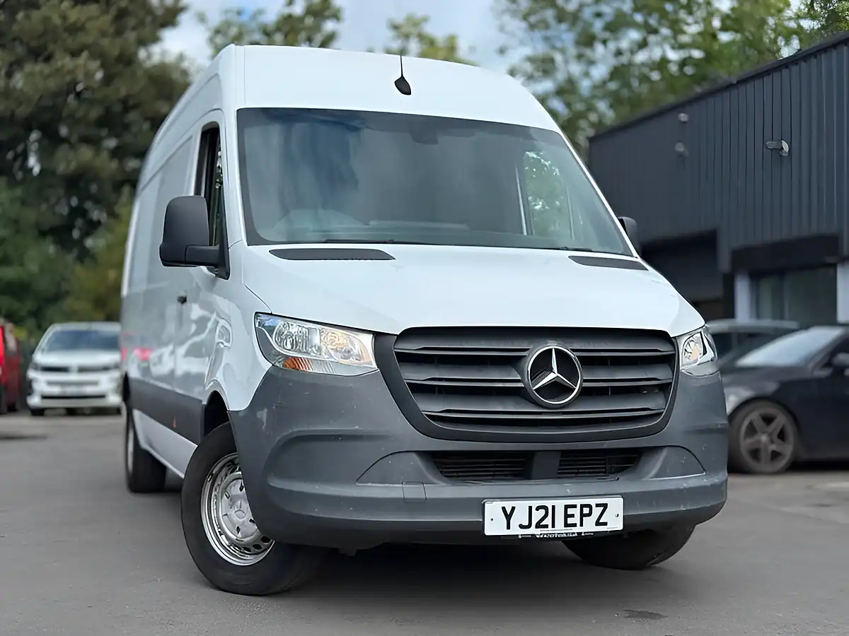 Used 2021 Mercedes-Benz Sprinter Progressive White - Interior and Exterior details 3