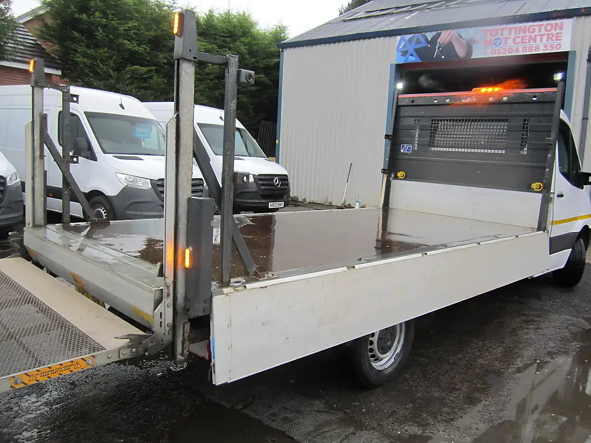 Used 2021 Mercedes-Benz Sprinter Progressive White - Interior and Exterior details 16