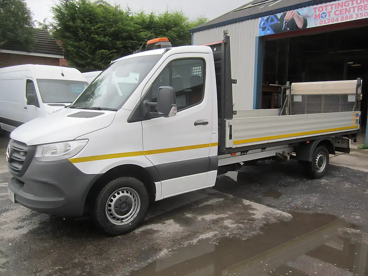 Used 2021 Mercedes-Benz Sprinter Progressive White - Interior and Exterior details 3