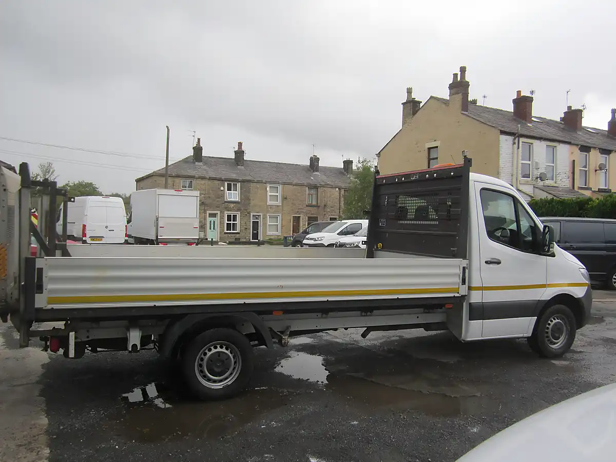Used 2021 Mercedes-Benz Sprinter Progressive White - Interior and Exterior details 8