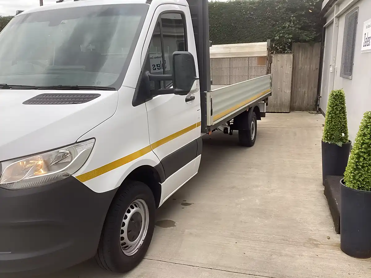 Used 2021 Mercedes-Benz Sprinter Progressive White - Interior and Exterior details 9