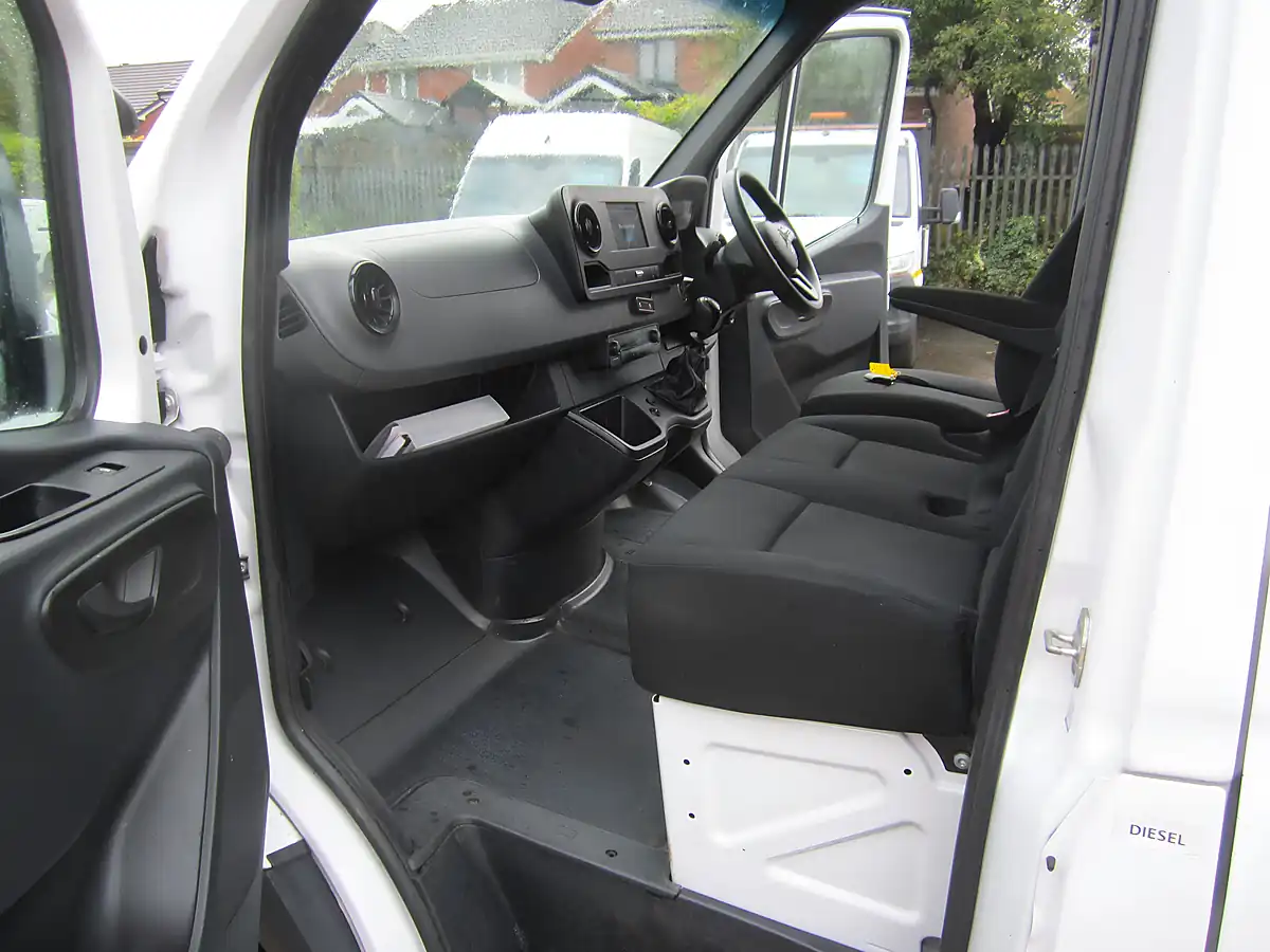 Used 2021 Mercedes-Benz Sprinter Progressive White - Interior and Exterior details 10