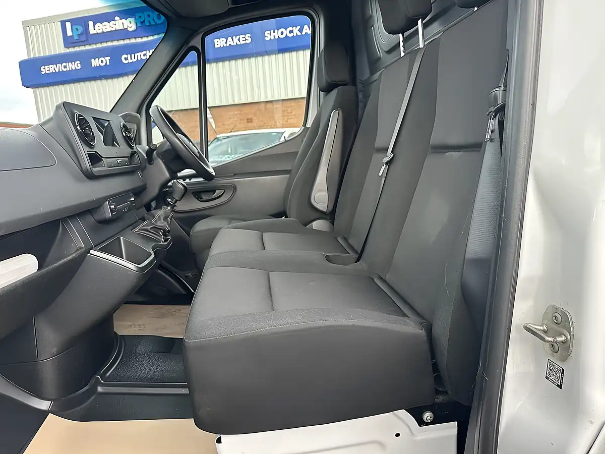 Used 2021 Mercedes-Benz Sprinter Progressive White - Interior and Exterior details 10