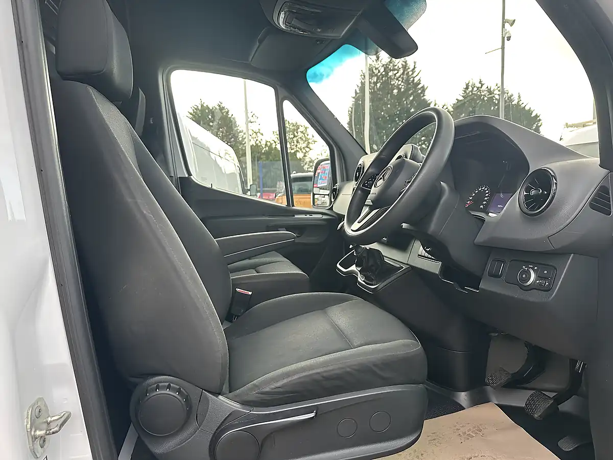 Used 2021 Mercedes-Benz Sprinter Progressive White - Interior and Exterior details 12