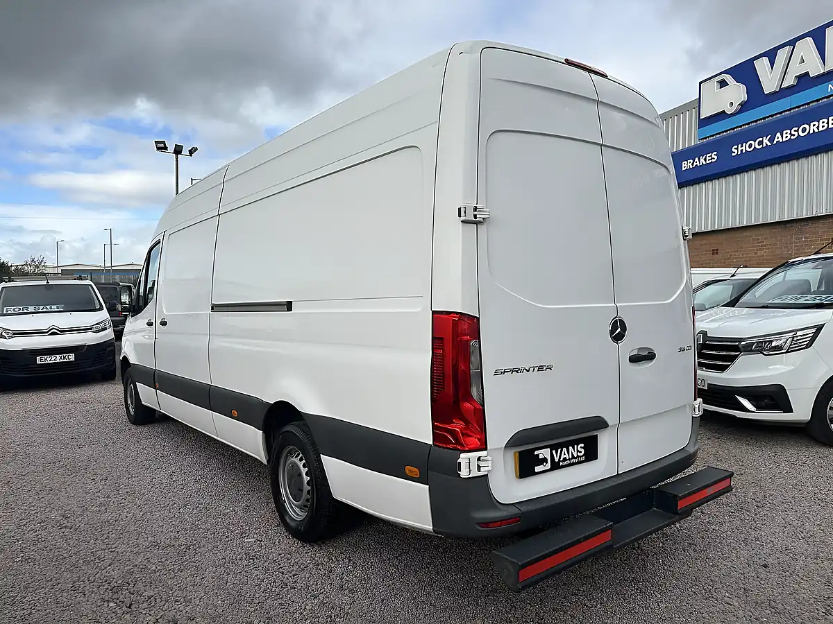 Used 2021 Mercedes-Benz Sprinter Progressive White - Interior and Exterior details 7