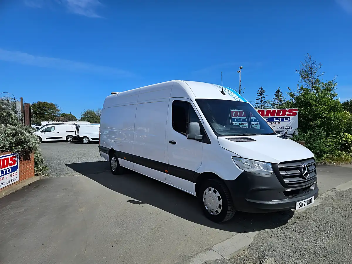 Used 2021 Mercedes-Benz Sprinter Progressive White - Front View