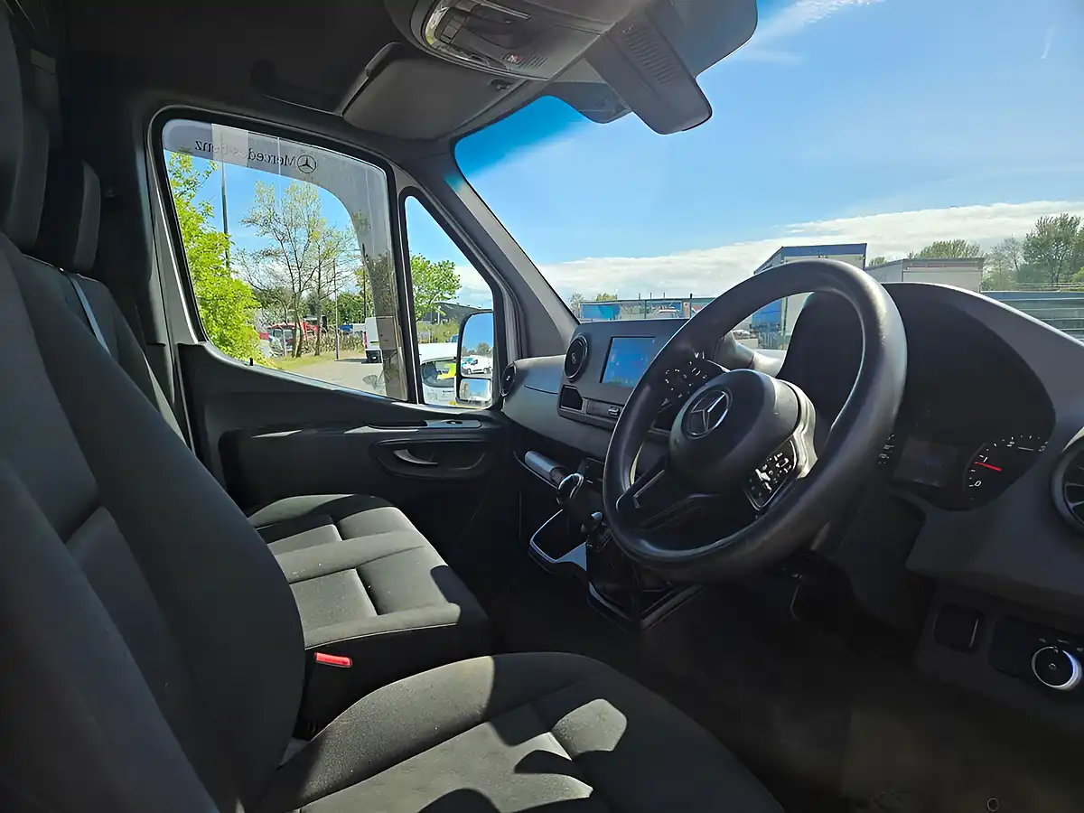 Used 2021 Mercedes-Benz Sprinter Progressive White - Interior and Exterior details 11