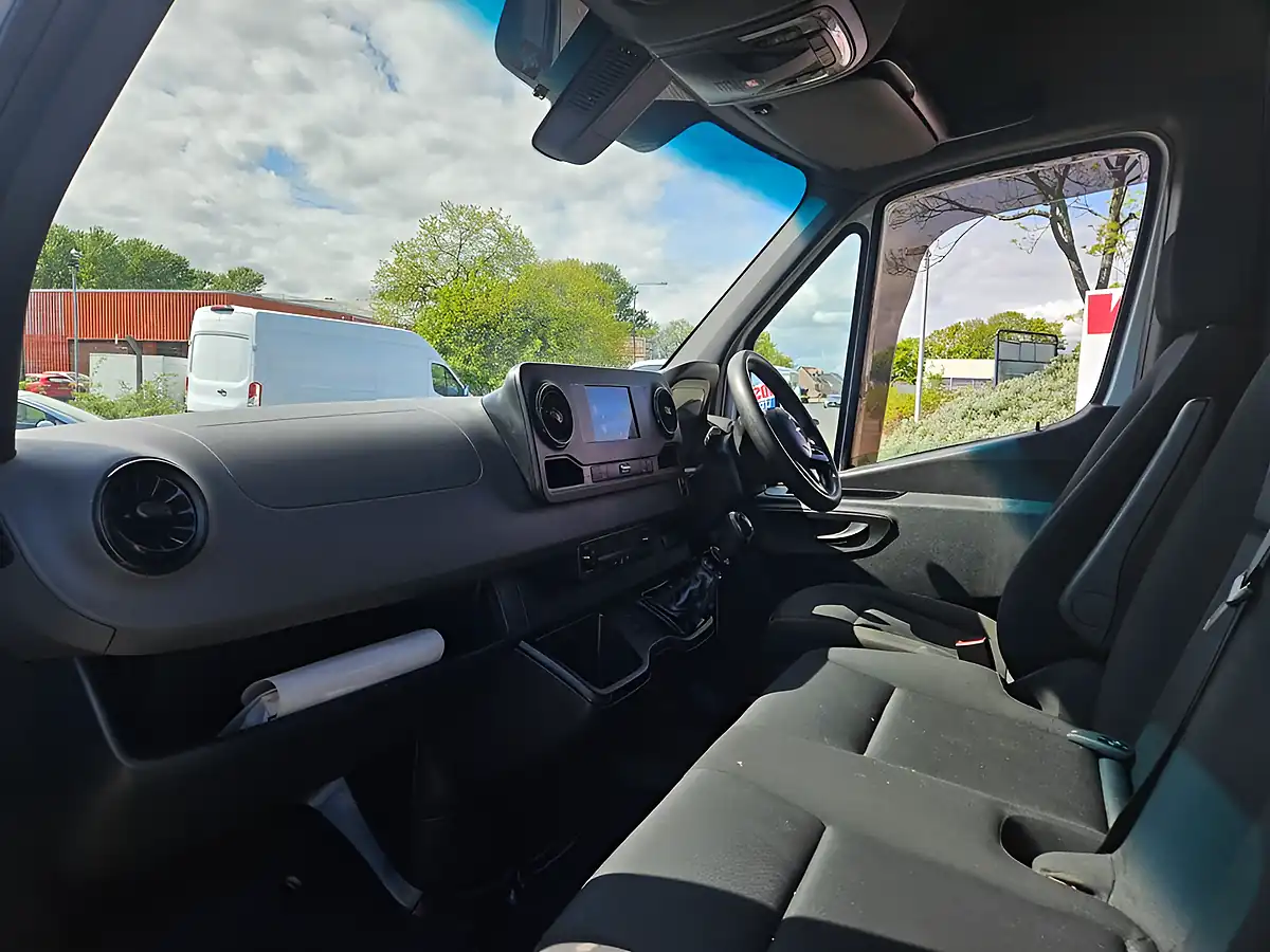 Used 2021 Mercedes-Benz Sprinter Progressive White - Interior and Exterior details 12