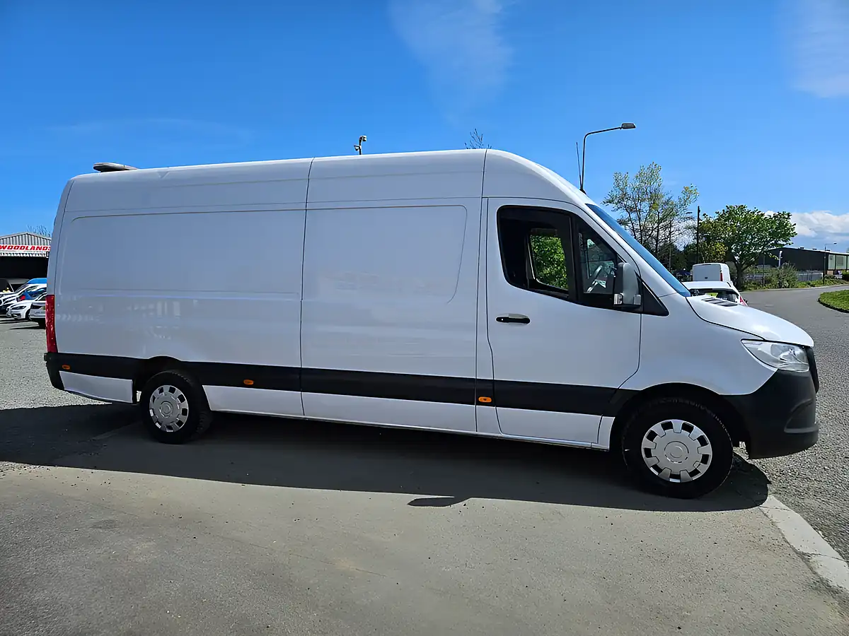 Used 2021 Mercedes-Benz Sprinter Progressive White - Interior and Exterior details 2