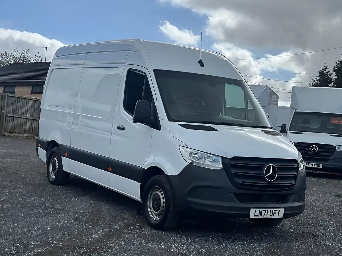 Used 2021 Mercedes-Benz Sprinter Progressive White - Interior and Exterior details 2