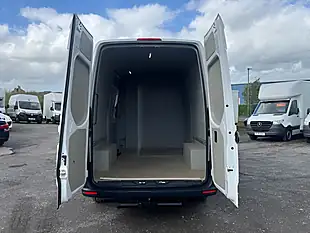 Used 2021 Mercedes-Benz Sprinter Progressive White - Interior and Exterior details 4