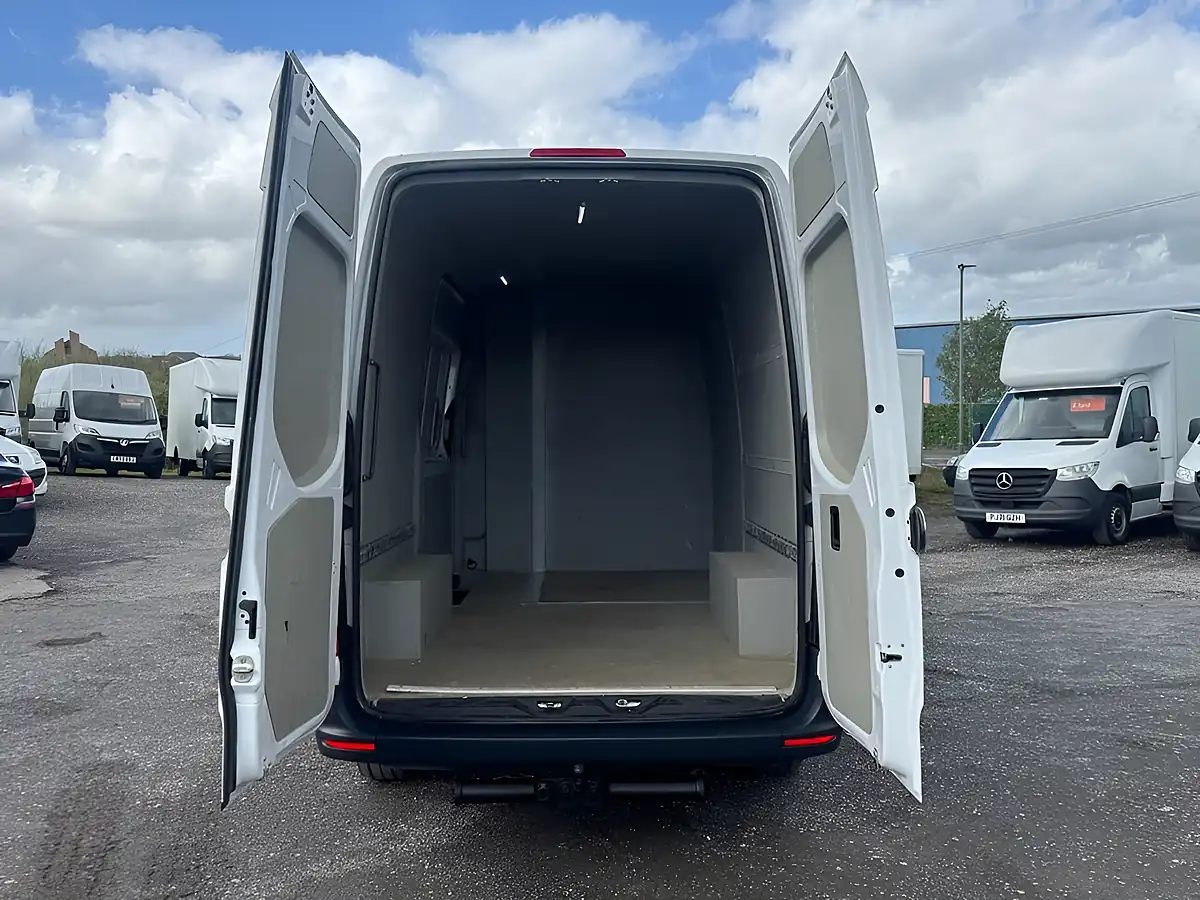 Used 2021 Mercedes-Benz Sprinter Progressive White - Interior and Exterior details 4