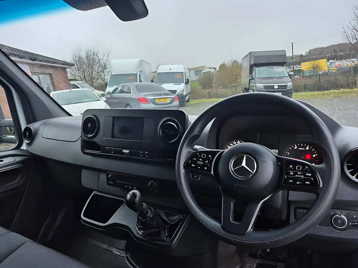Used 2021 Mercedes-Benz Sprinter Progressive White - Interior and Exterior details 11