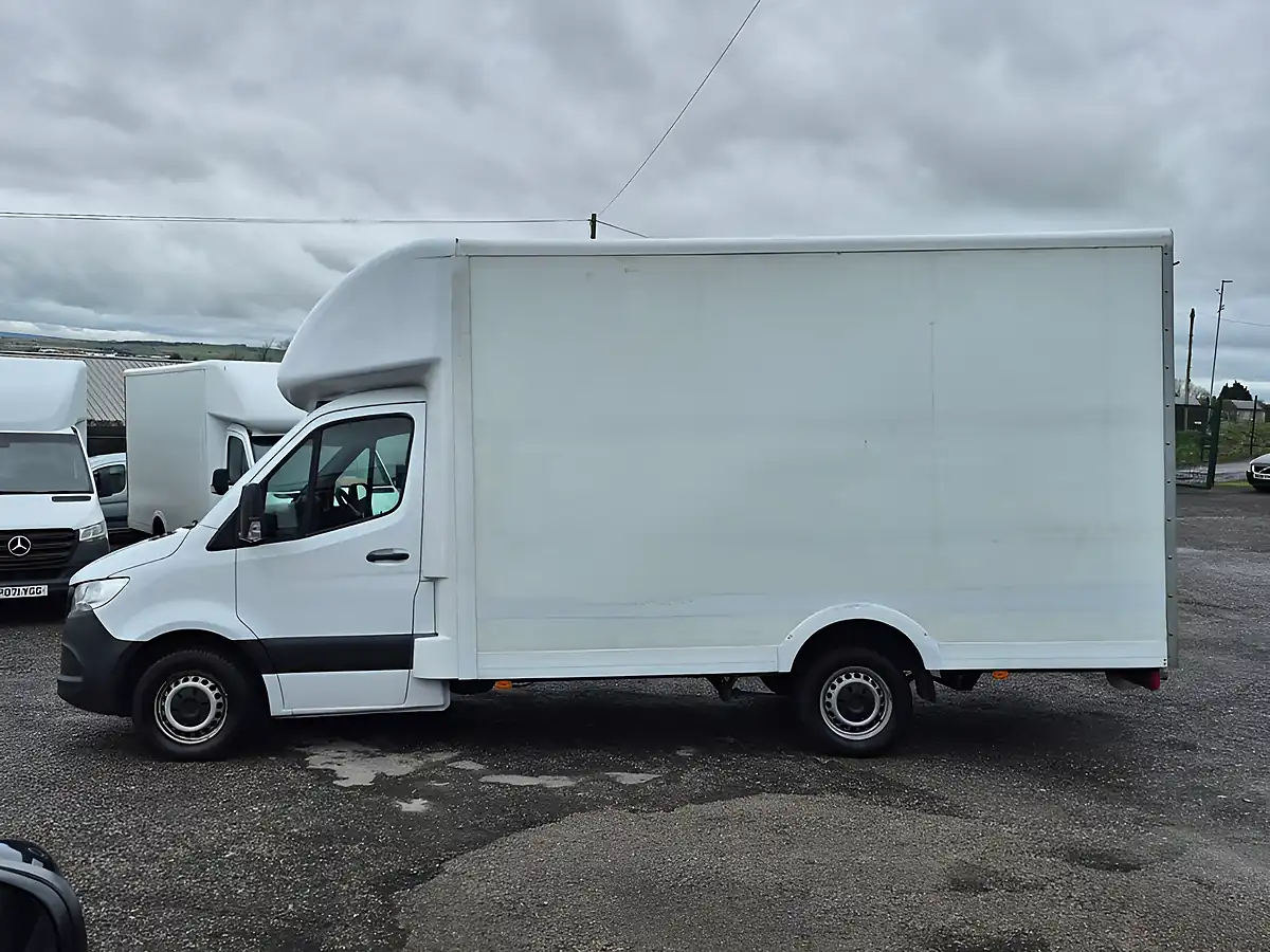 Used 2021 Mercedes-Benz Sprinter Progressive White - Interior and Exterior details 5