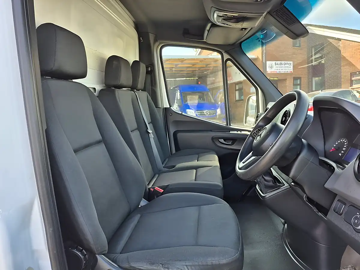 Used 2021 Mercedes-Benz Sprinter Progressive White - Interior and Exterior details 9