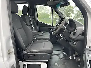 Used 2021 Mercedes-Benz Sprinter Tipper 7 SEAT Double Cab White - Interior and Exterior details 10