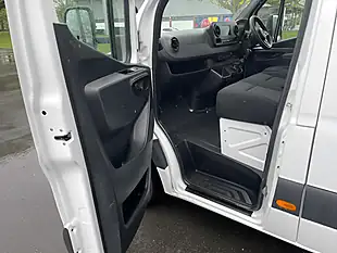 Used 2021 Mercedes-Benz Sprinter Tipper 7 SEAT Double Cab White - Interior and Exterior details 13