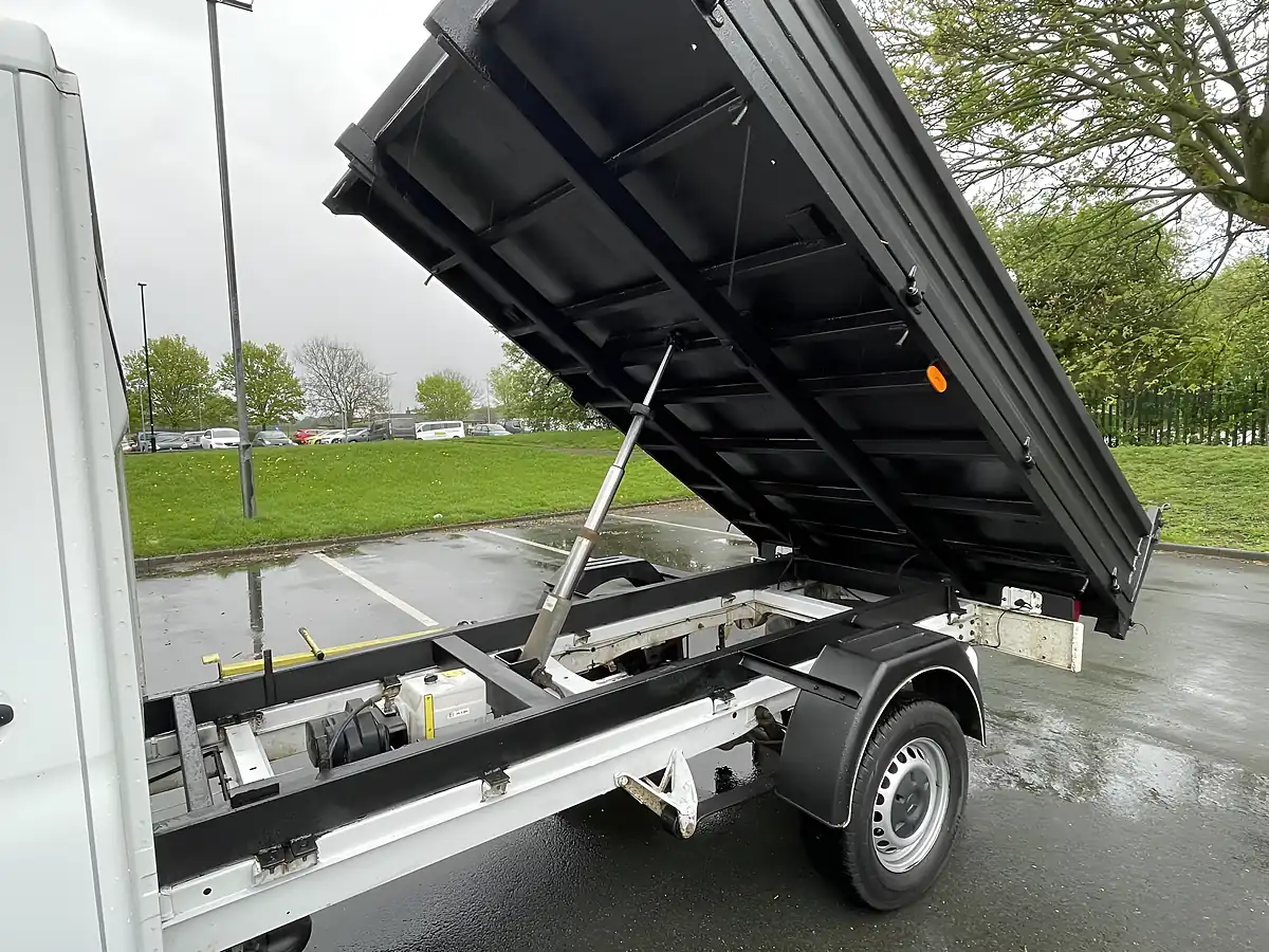 Used 2021 Mercedes-Benz Sprinter Tipper 7 SEAT Double Cab White - Interior and Exterior details 17