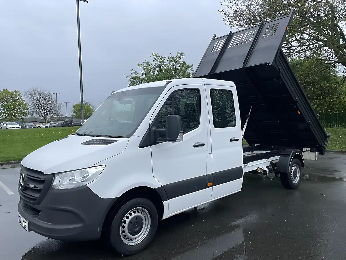 Used 2021 Mercedes-Benz Sprinter Tipper 7 SEAT Double Cab White - Interior and Exterior details 18