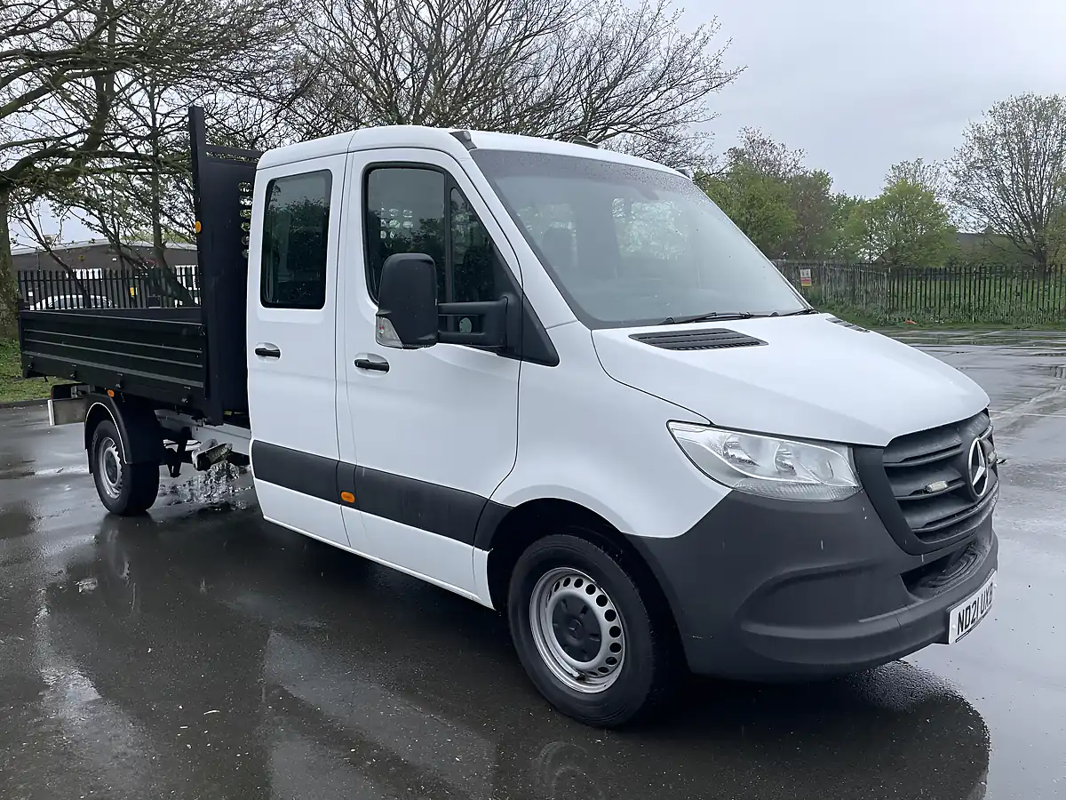 Used 2021 Mercedes-Benz Sprinter Tipper 7 SEAT Double Cab White - Interior and Exterior details 2