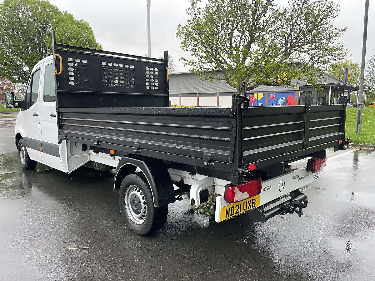 Used 2021 Mercedes-Benz Sprinter Tipper 7 SEAT Double Cab White - Interior and Exterior details 5