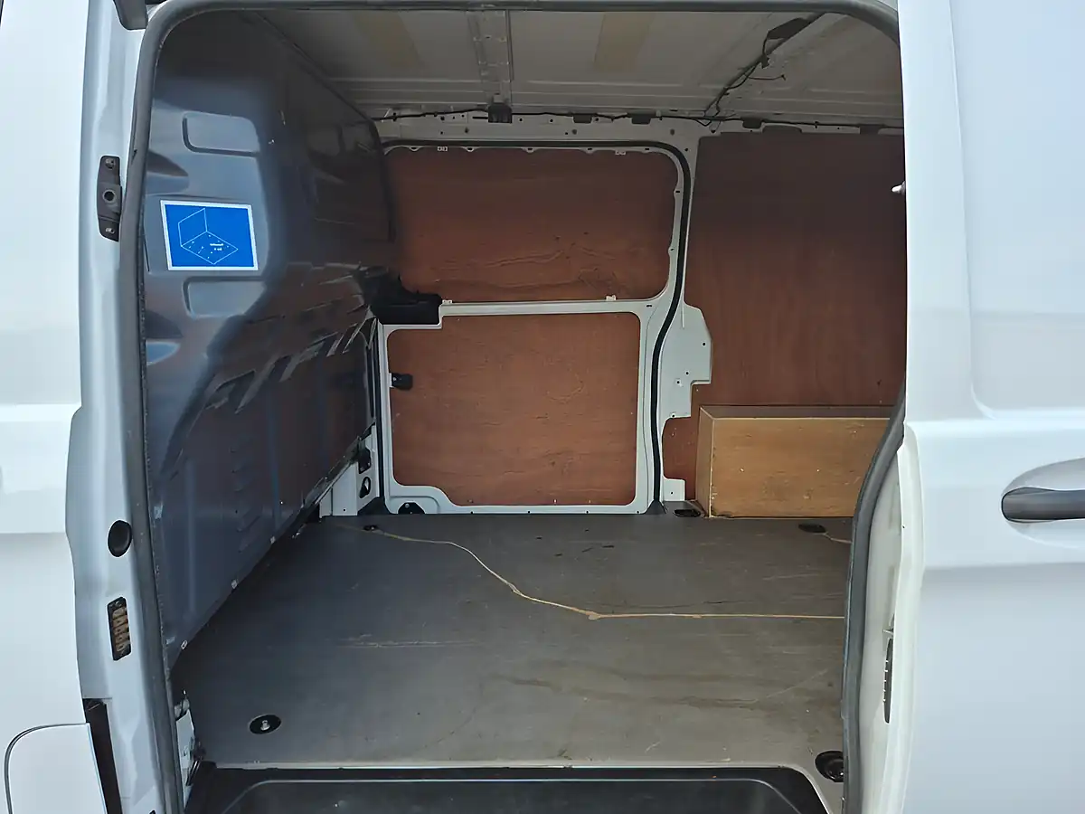 Used 2021 Mercedes-Benz Vito Progressive L2 White - Interior and Exterior details 14
