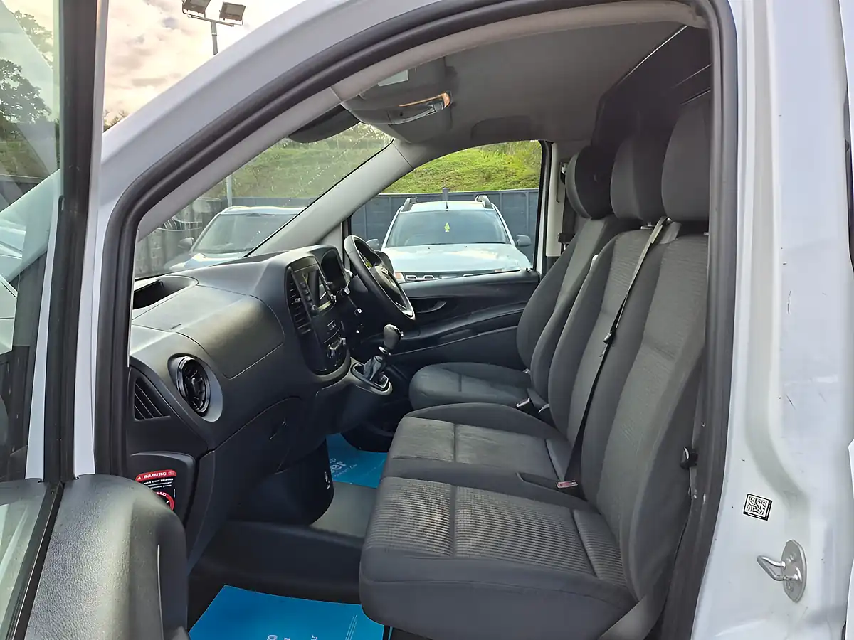 Used 2021 Mercedes-Benz Vito Progressive L2 White - Interior and Exterior details 18