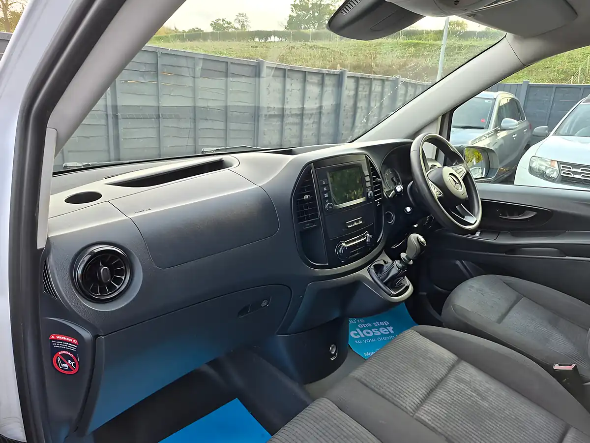 Used 2021 Mercedes-Benz Vito Progressive L2 White - Interior and Exterior details 19