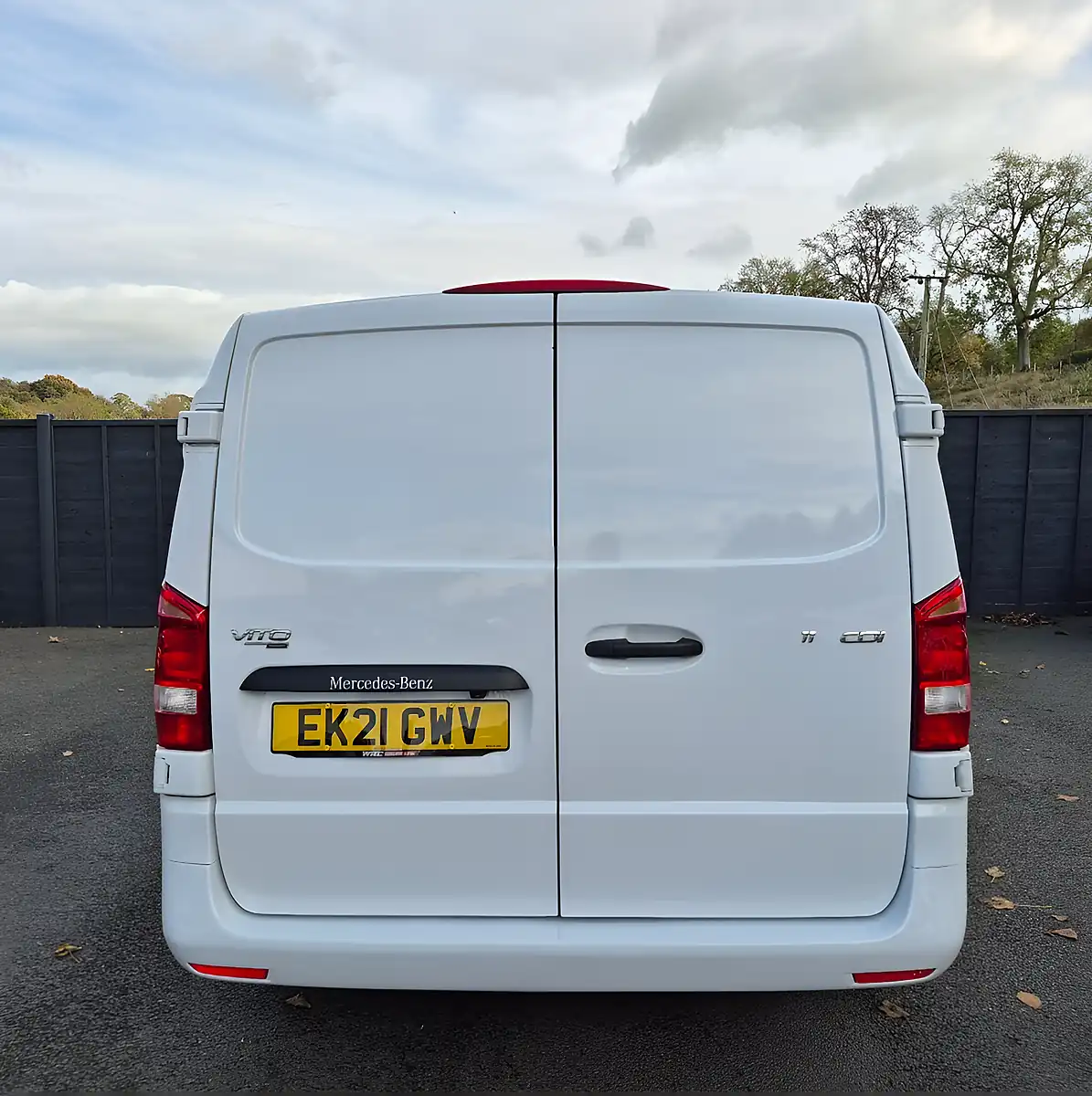 Used 2021 Mercedes-Benz Vito Progressive L2 White - Interior and Exterior details 7
