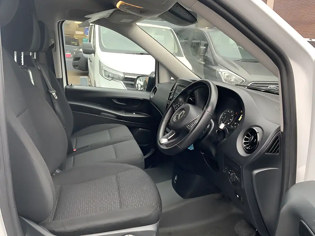 Used 2021 Mercedes-Benz Vito Progressive White - Interior and Exterior details 14