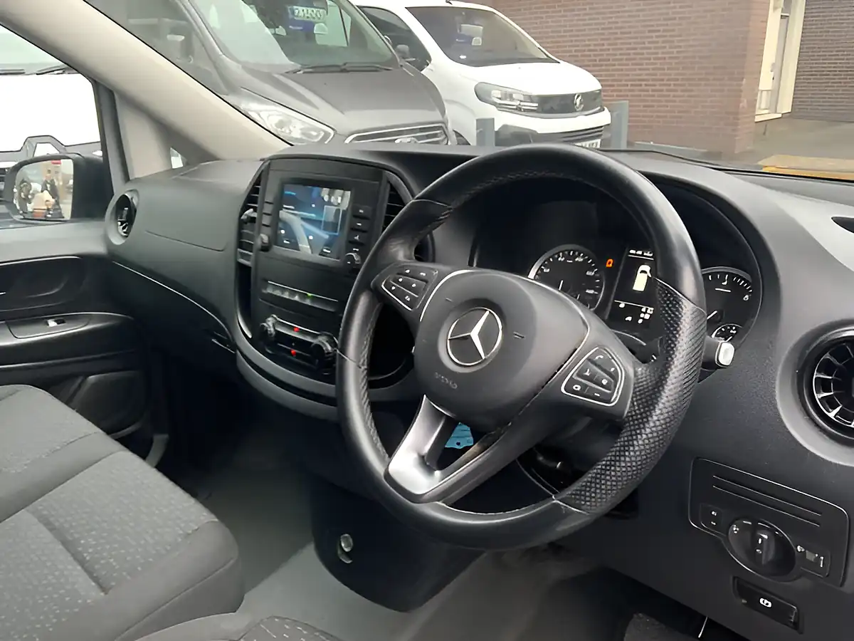 Used 2021 Mercedes-Benz Vito Progressive White - Interior and Exterior details 15