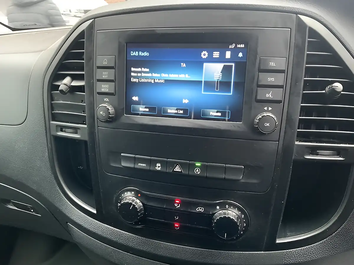 Used 2021 Mercedes-Benz Vito Progressive White - Interior and Exterior details 17
