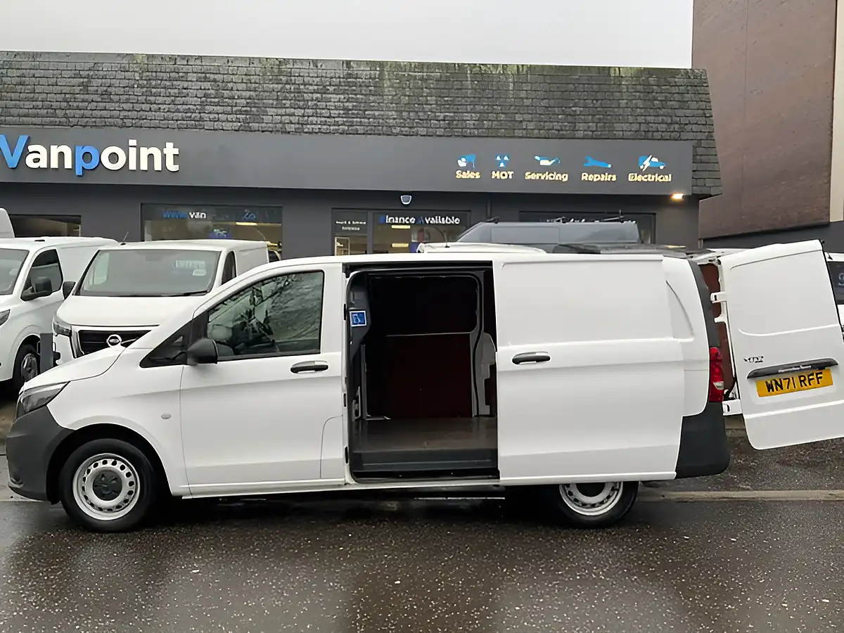 Used 2021 Mercedes-Benz Vito Progressive White - Interior and Exterior details 9