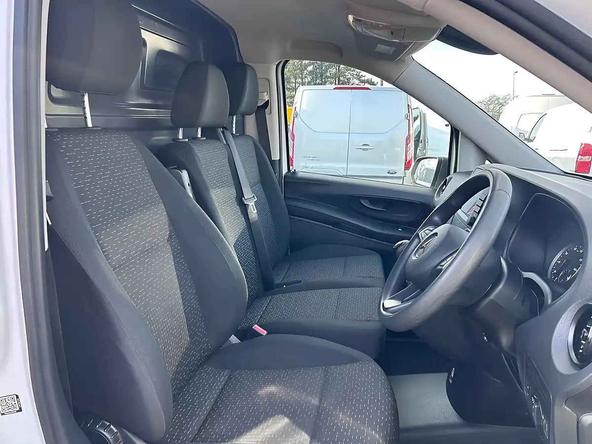Used 2021 Mercedes-Benz Vito Progressive White - Interior and Exterior details 11