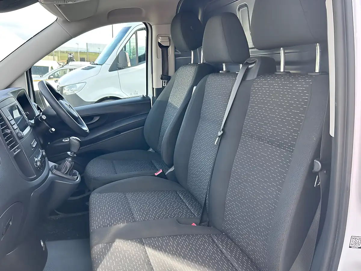 Used 2021 Mercedes-Benz Vito Progressive White - Interior and Exterior details 12