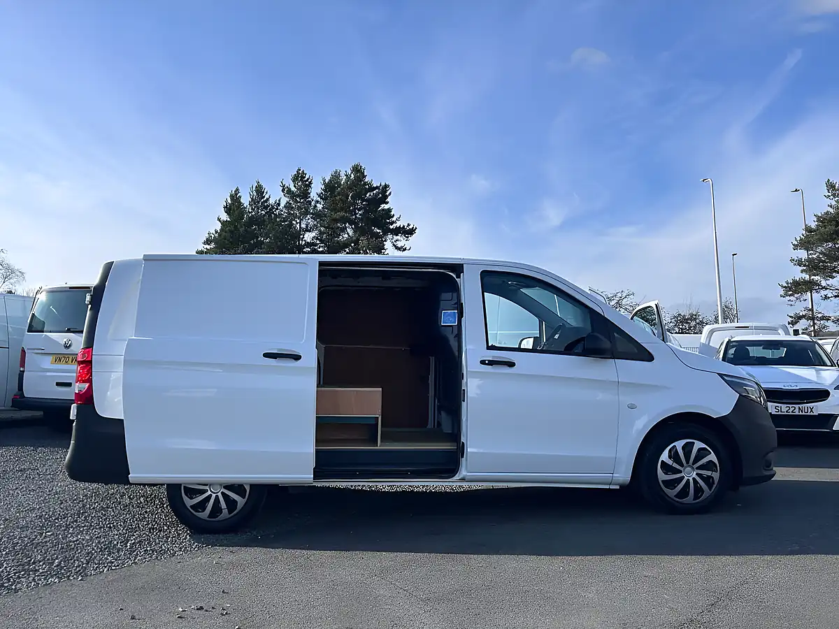 Used 2021 Mercedes-Benz Vito Progressive White - Interior and Exterior details 14
