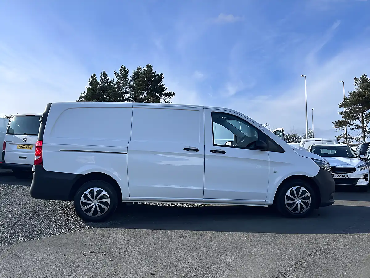 Used 2021 Mercedes-Benz Vito Progressive White - Interior and Exterior details 3